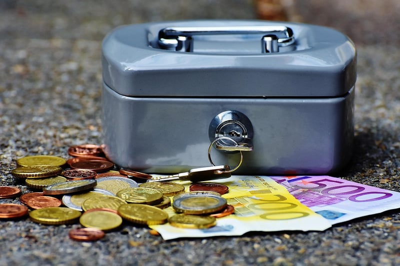 Manage Income and Expenses